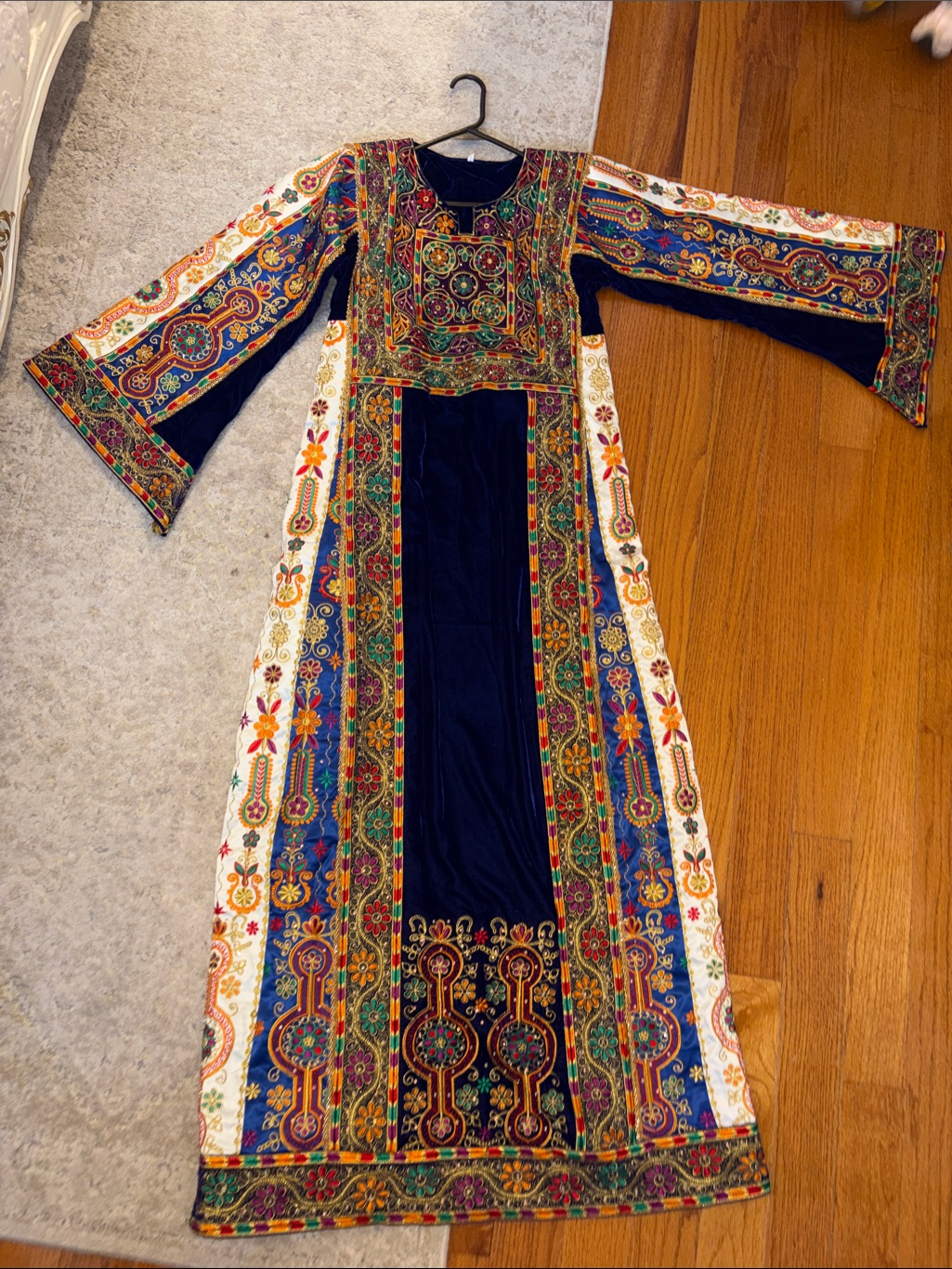 Beautiful Palestinian Embroidered Long Sleeve Velvet Malaka In Navy